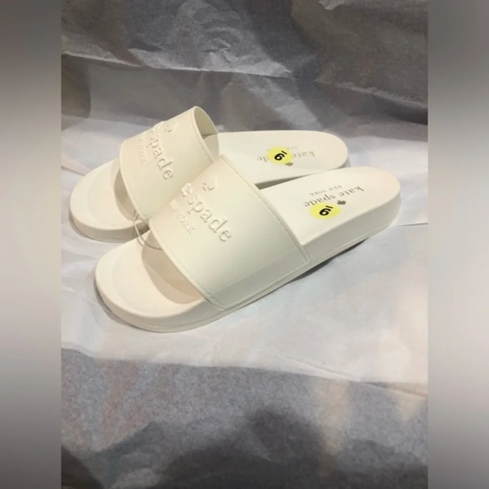 Kate Spade sunny white‎ monogrammed rubber slides size 9 brand new